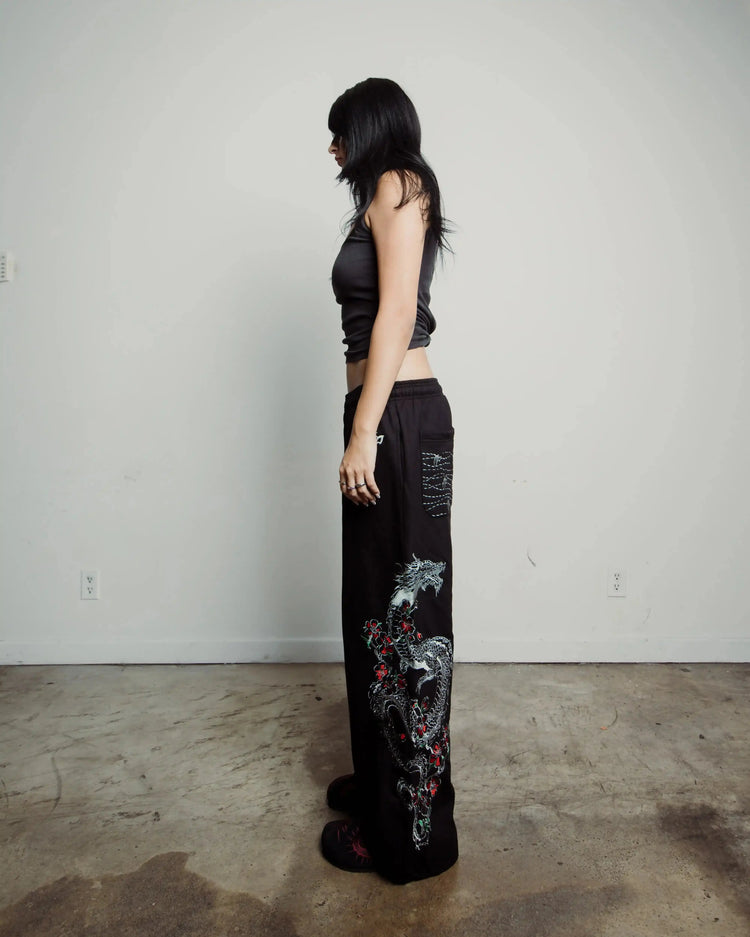 "Dragon" Sweats (Black) pholoh