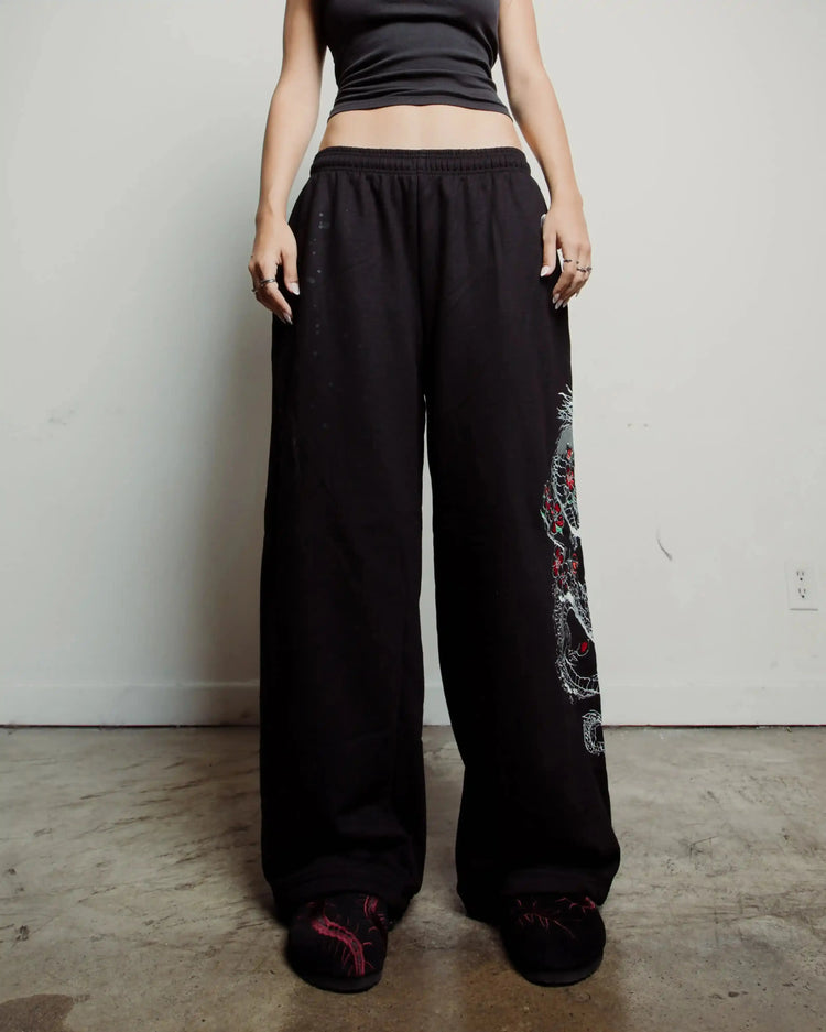 "Dragon" Sweats (Black) pholoh