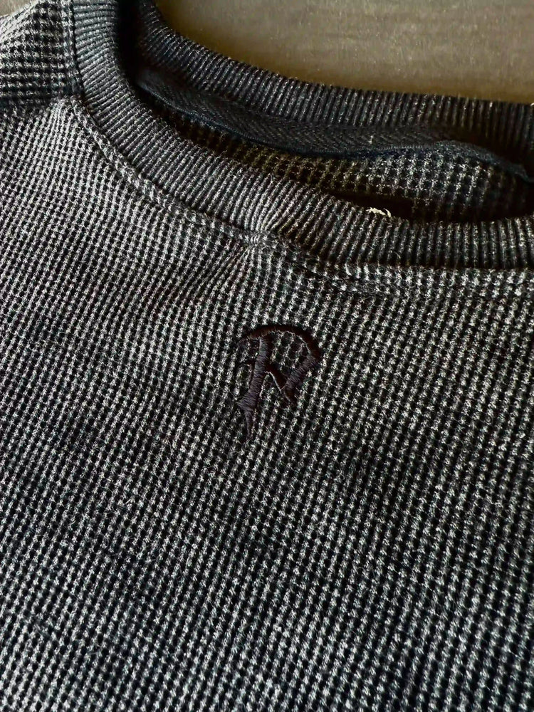 "Ghoul' Long-Sleeve (Grey)