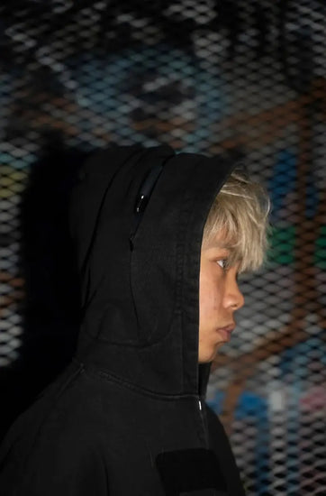 “Music Connects Us” v2 Zip (Black) - pholoh