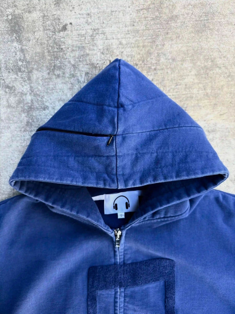 “Music Connects Us” v2 Zip (Blue) pholoh