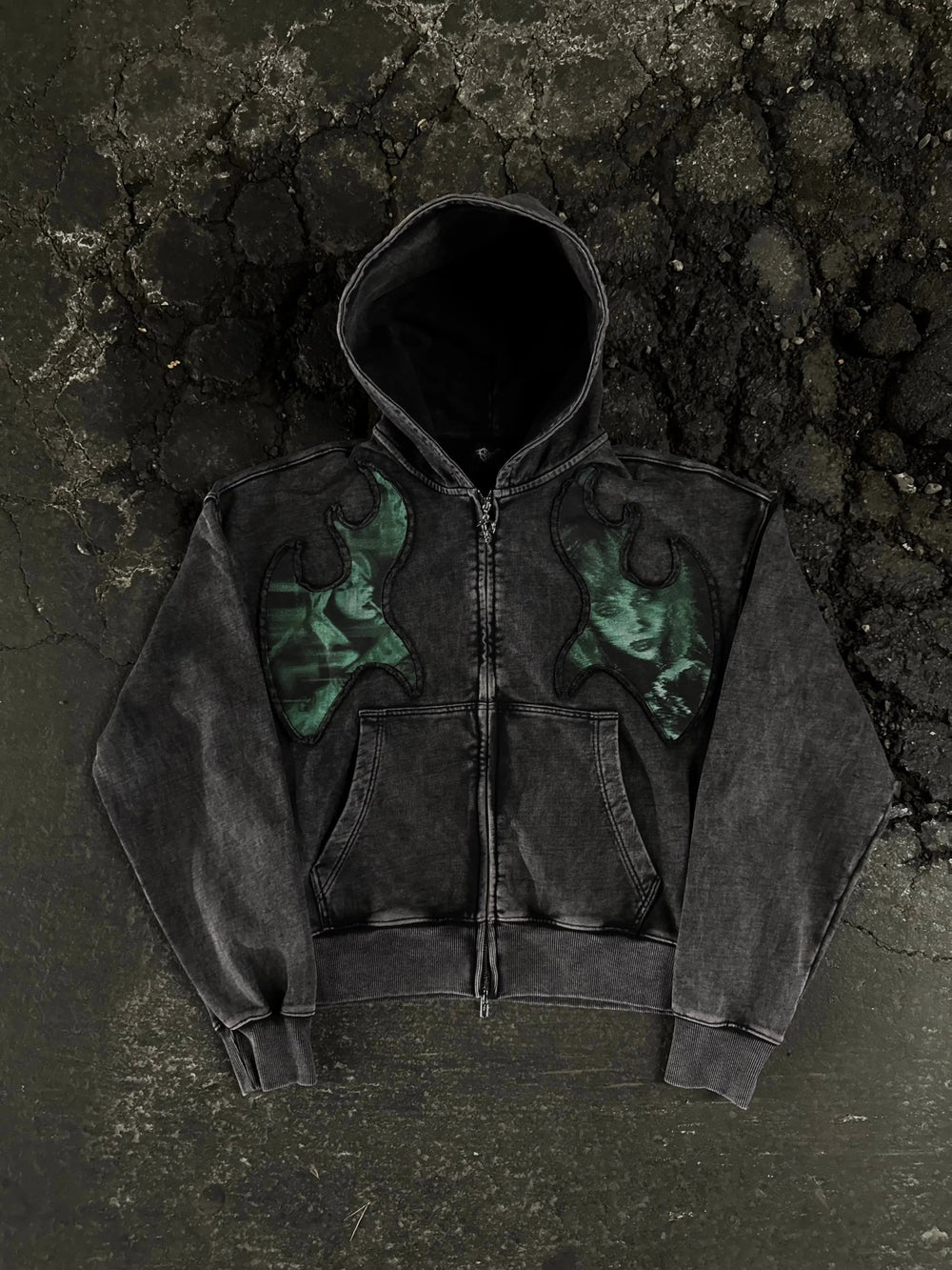 "1400" green heart zip pholoh