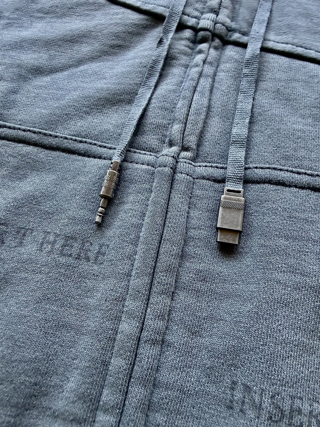 “Aux” Fur-Zip (Grey)