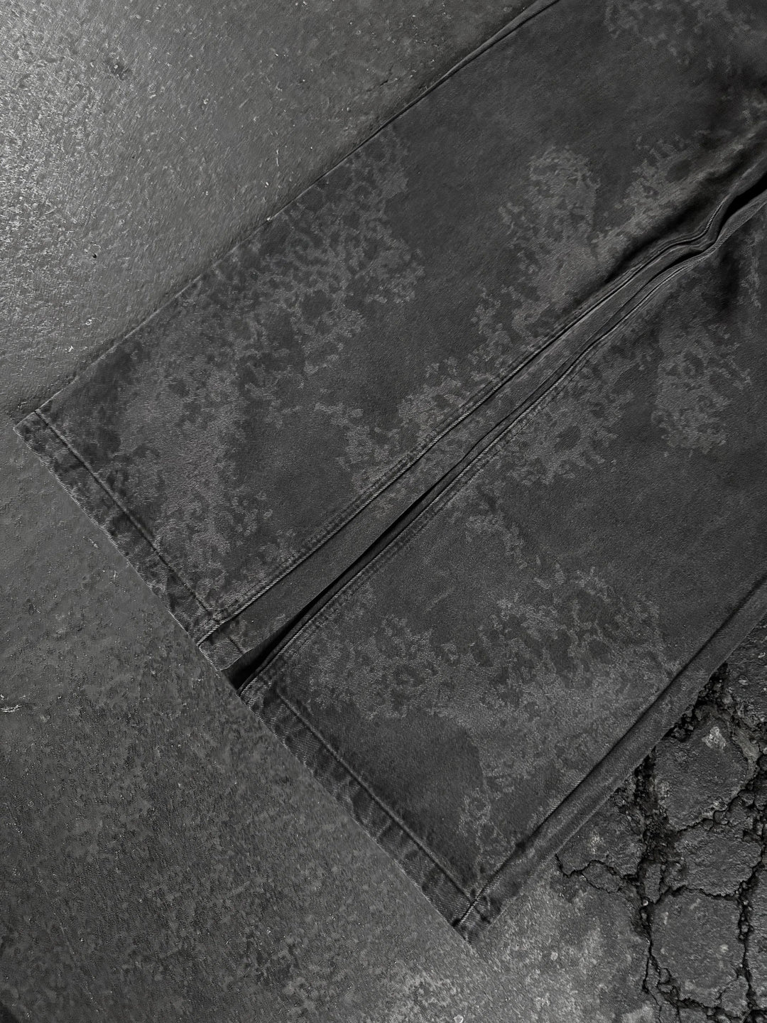 “Abstract” Jeans (Grey) pholoh