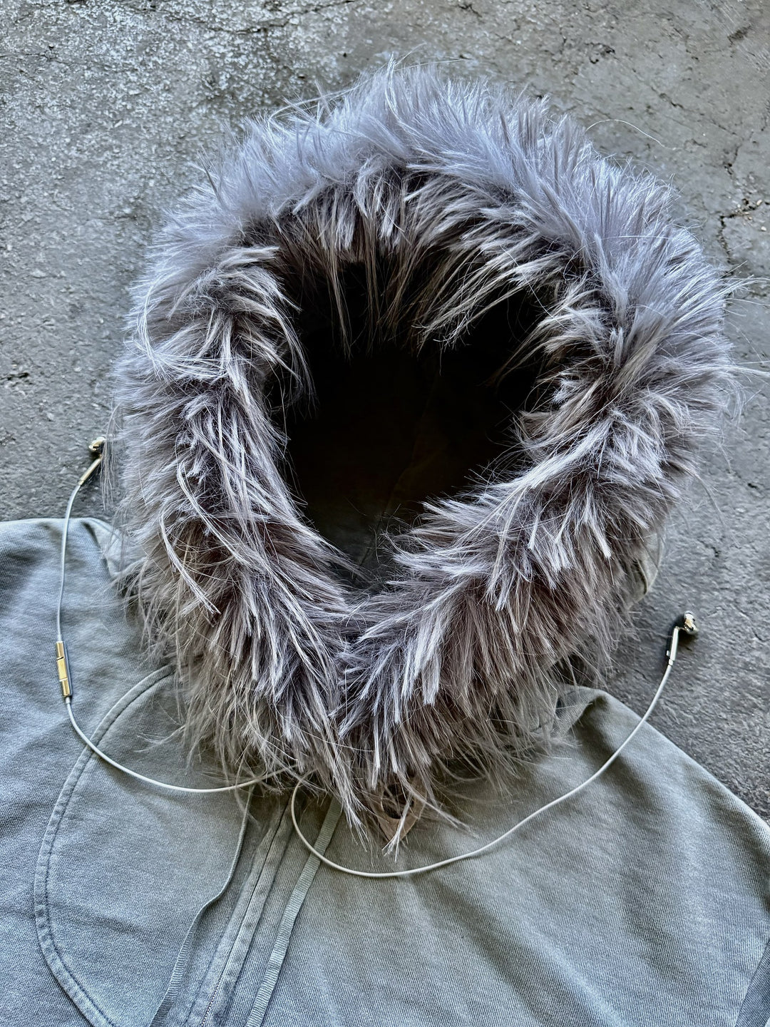 “Aux” Fur-Zip (Grey)