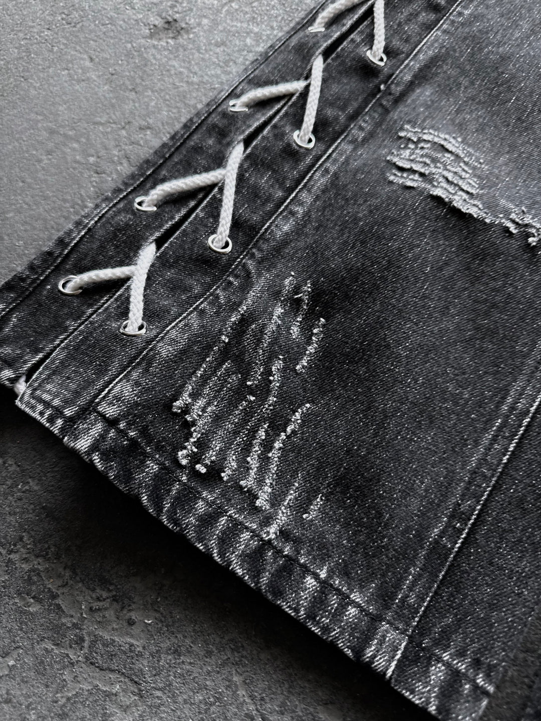 “Ichigo” Flared Jeans (Black)