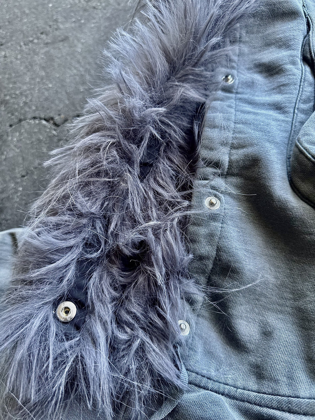 “Aux” Fur-Zip (Grey)