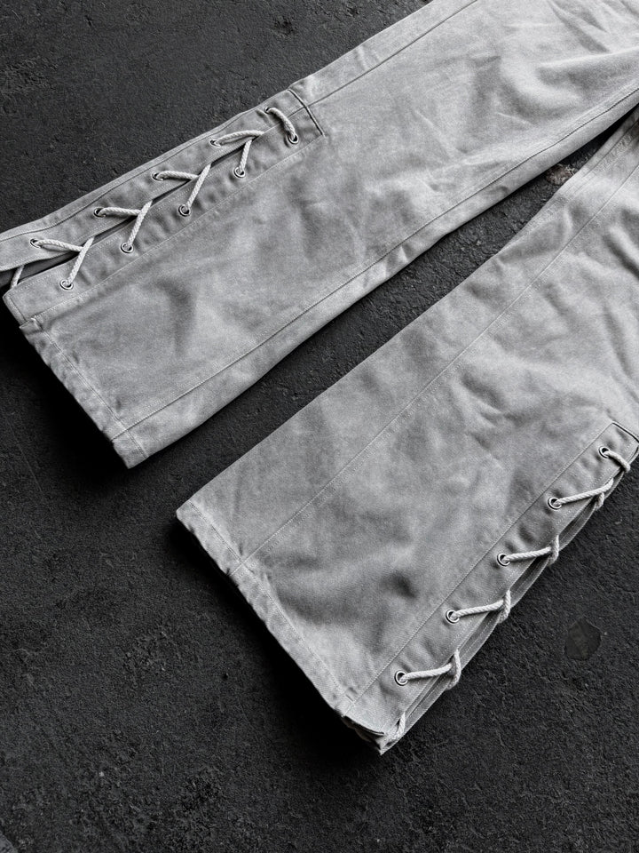 “Ichigo” Flared Jeans (White)
