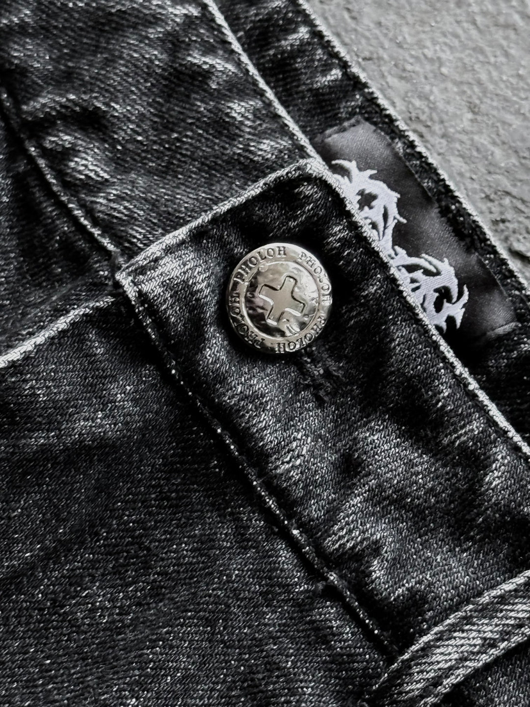 “Ichigo” Flared Jeans (Black)