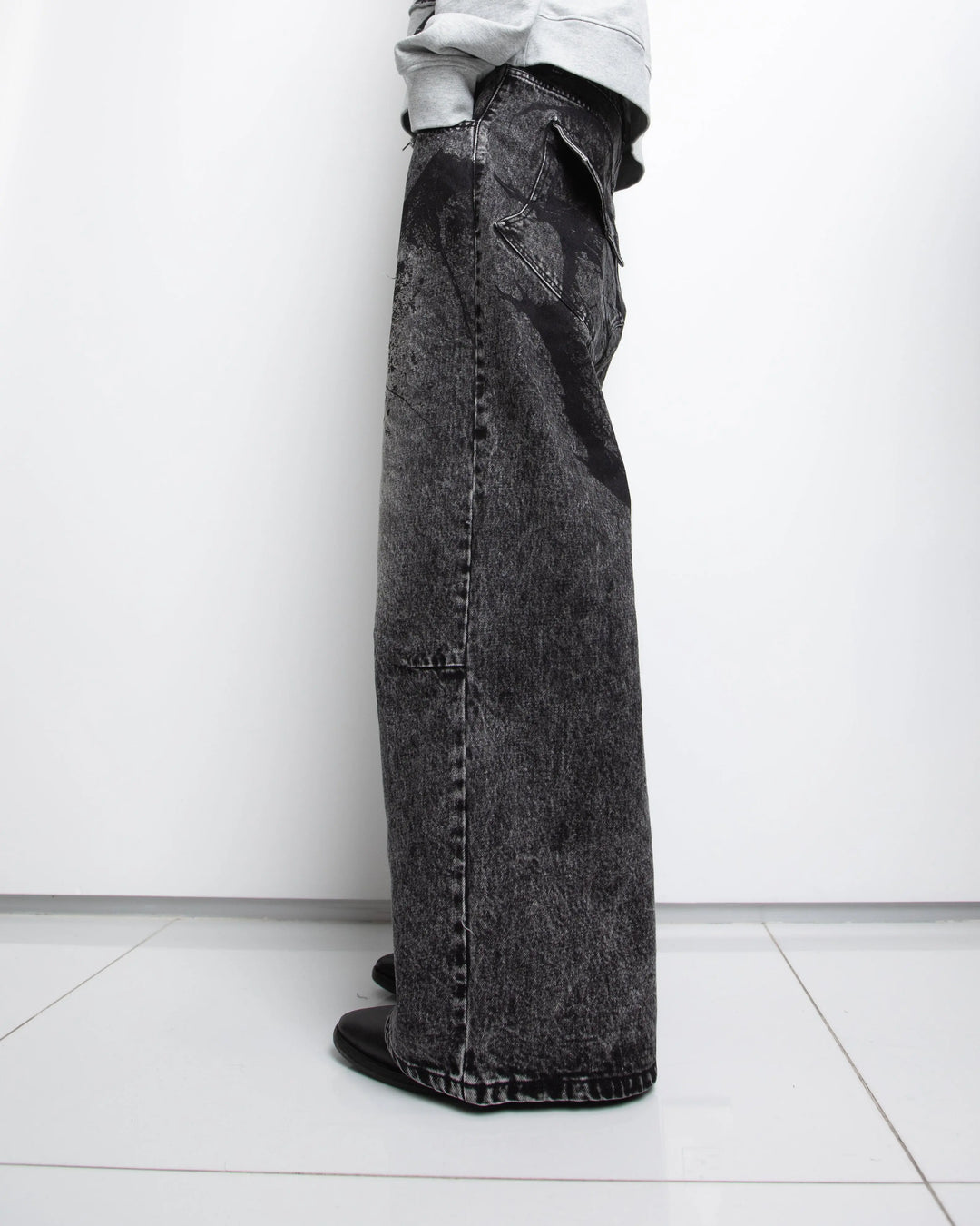 “Dark Knight” Jeans pholoh