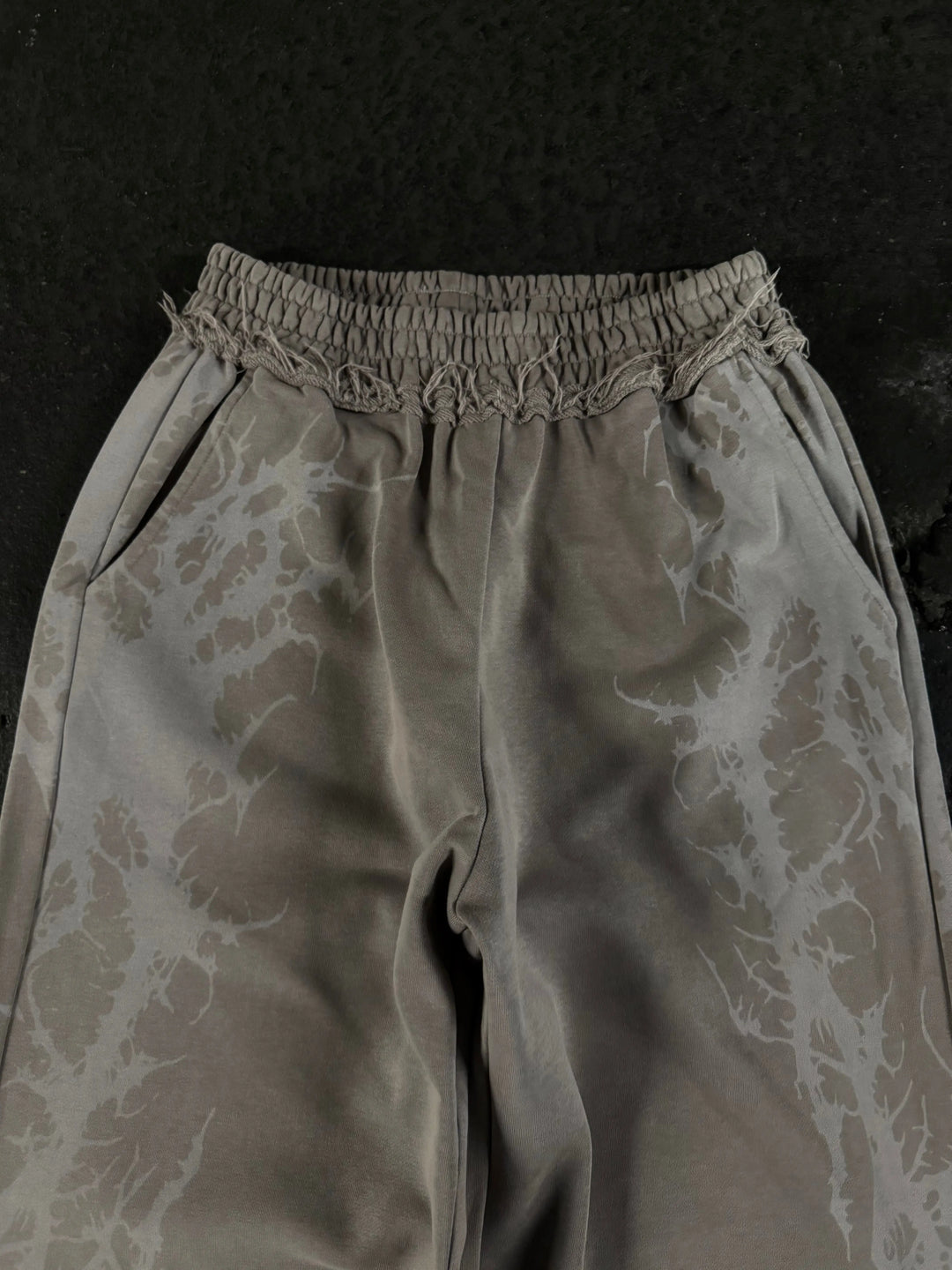 “Venom” Sweats (Tan) pholoh