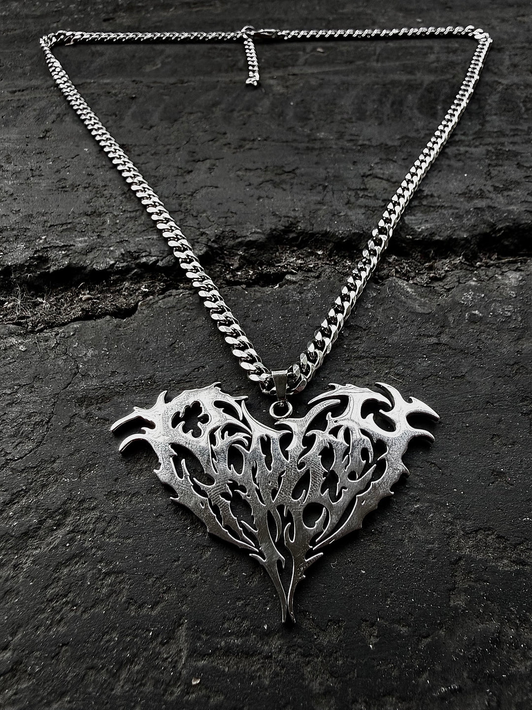 “Pholoh” Pendant Chain