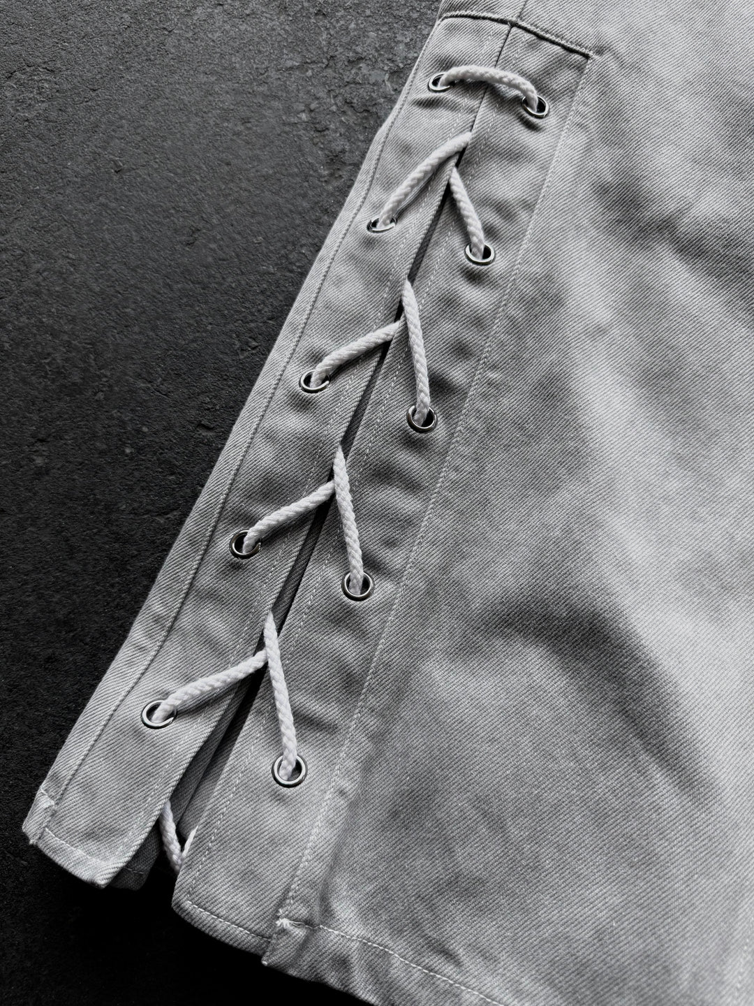 “Ichigo” Flared Jeans (White)