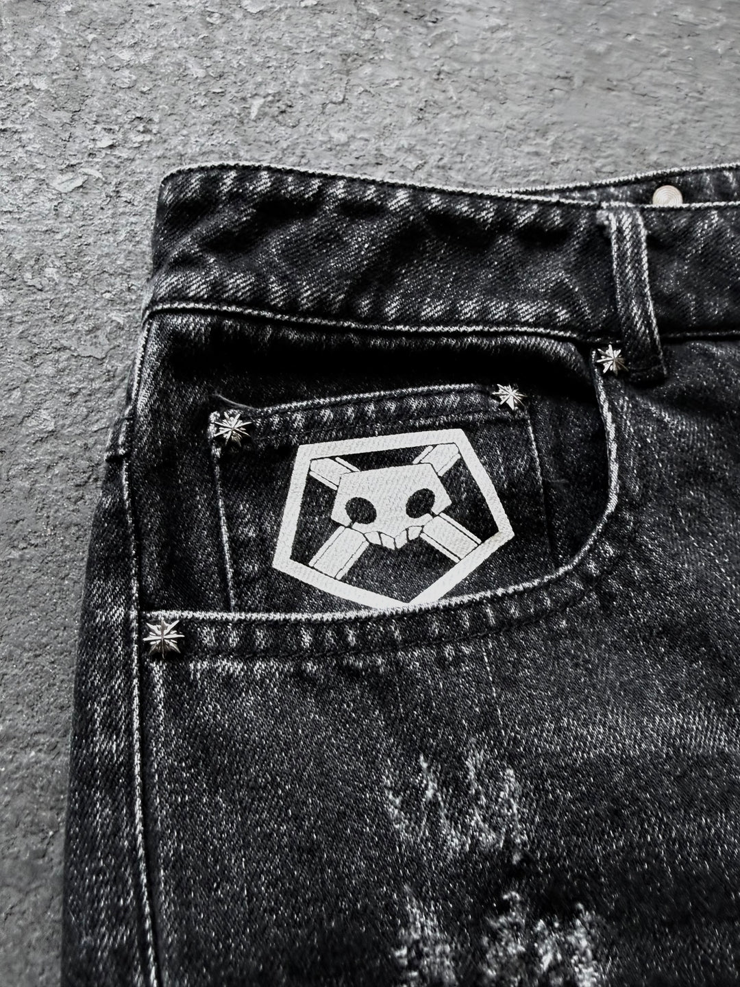 “Ichigo” Flared Jeans (Black)