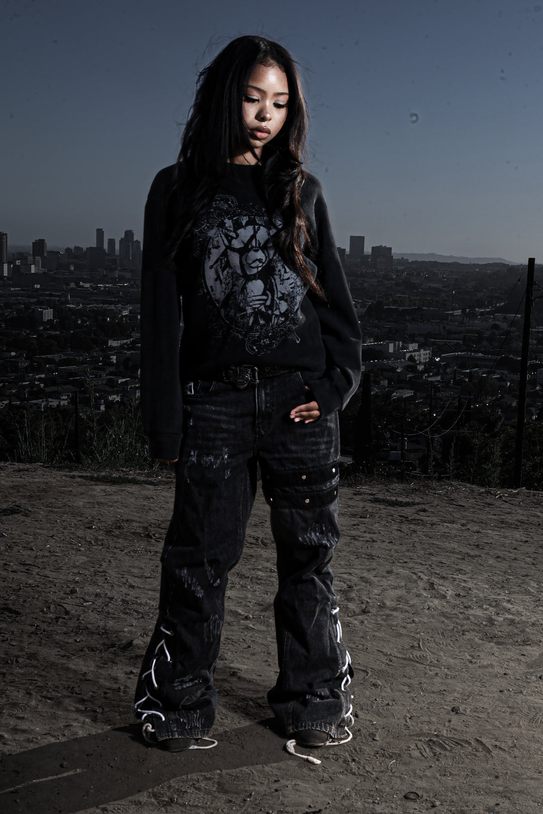 “Ichigo” Flared Jeans (Black)