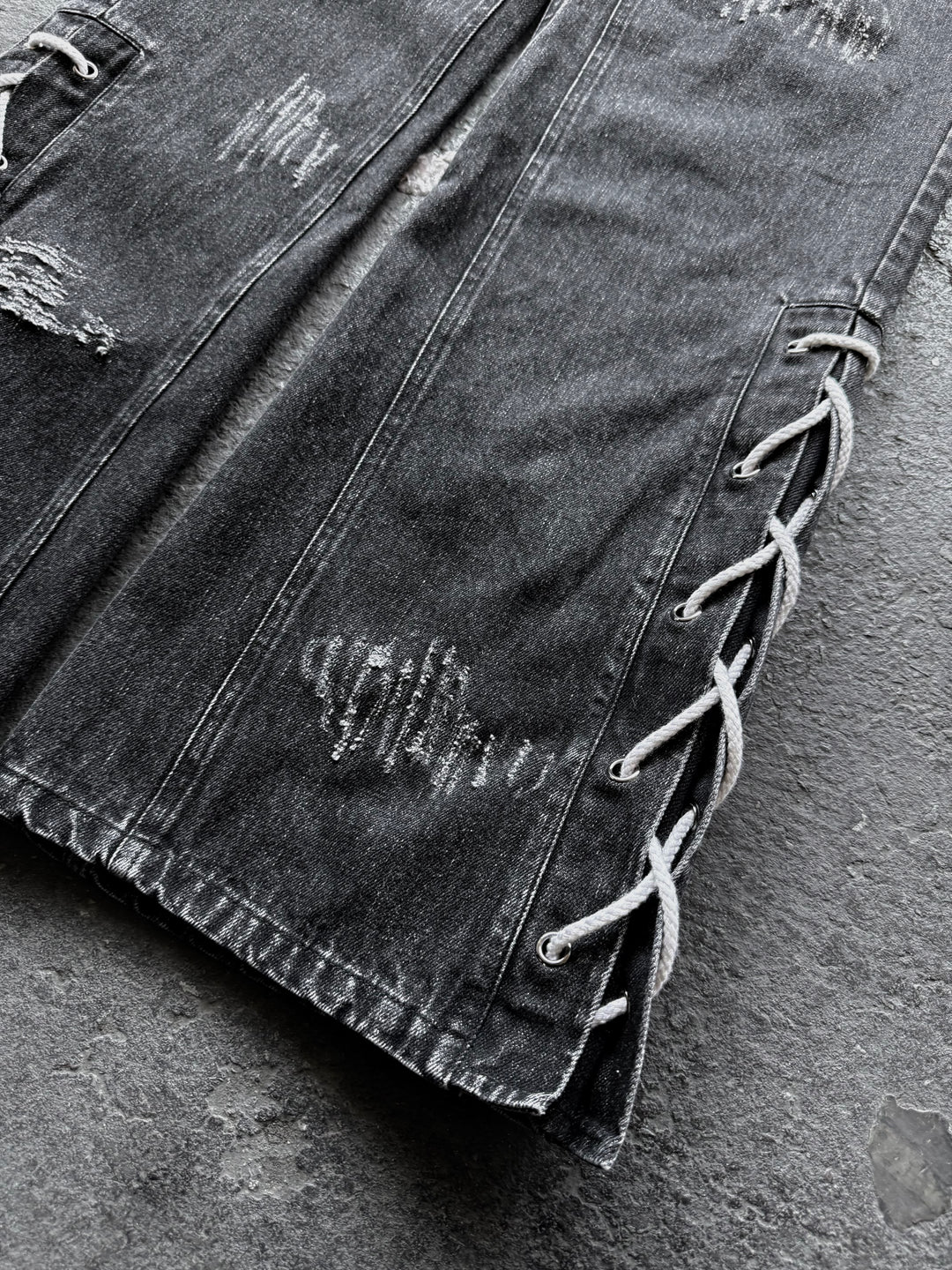 “Ichigo” Flared Jeans (Black)