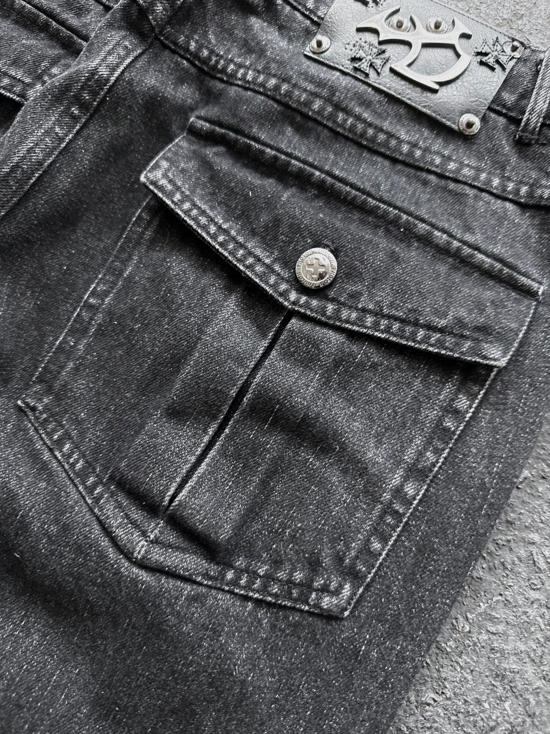 “Ichigo” Flared Jeans (Black)