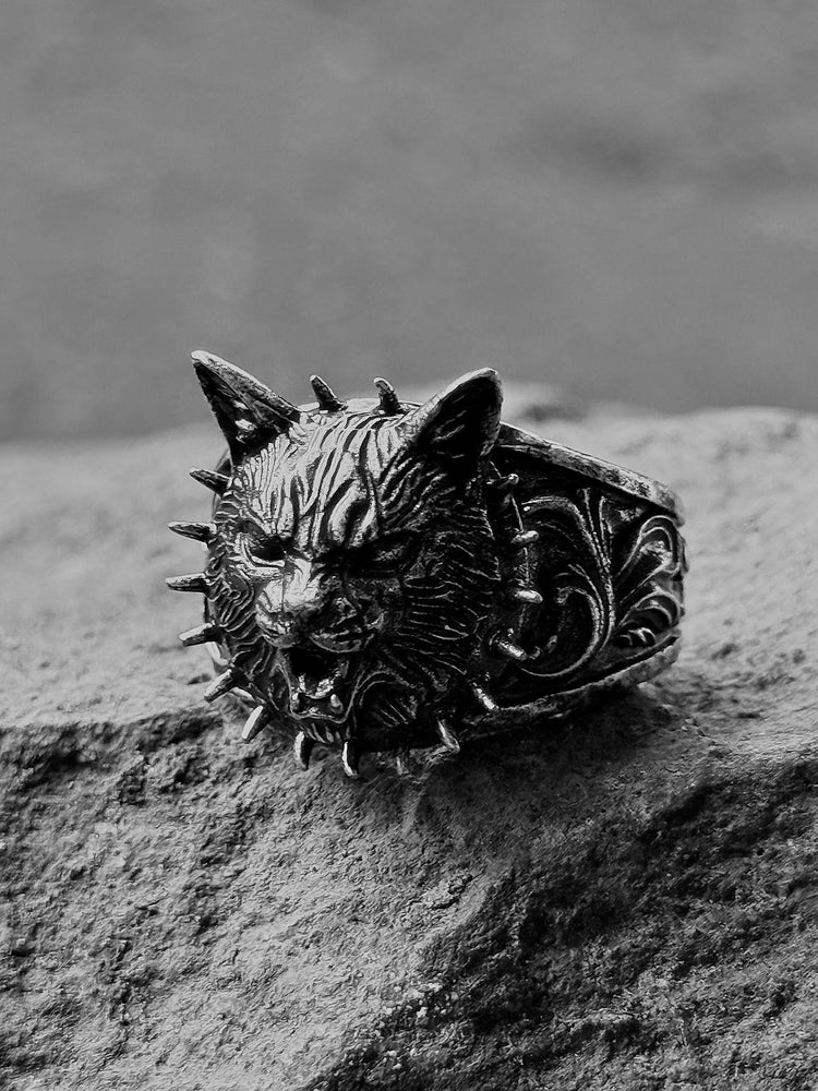 “LORE” Ring