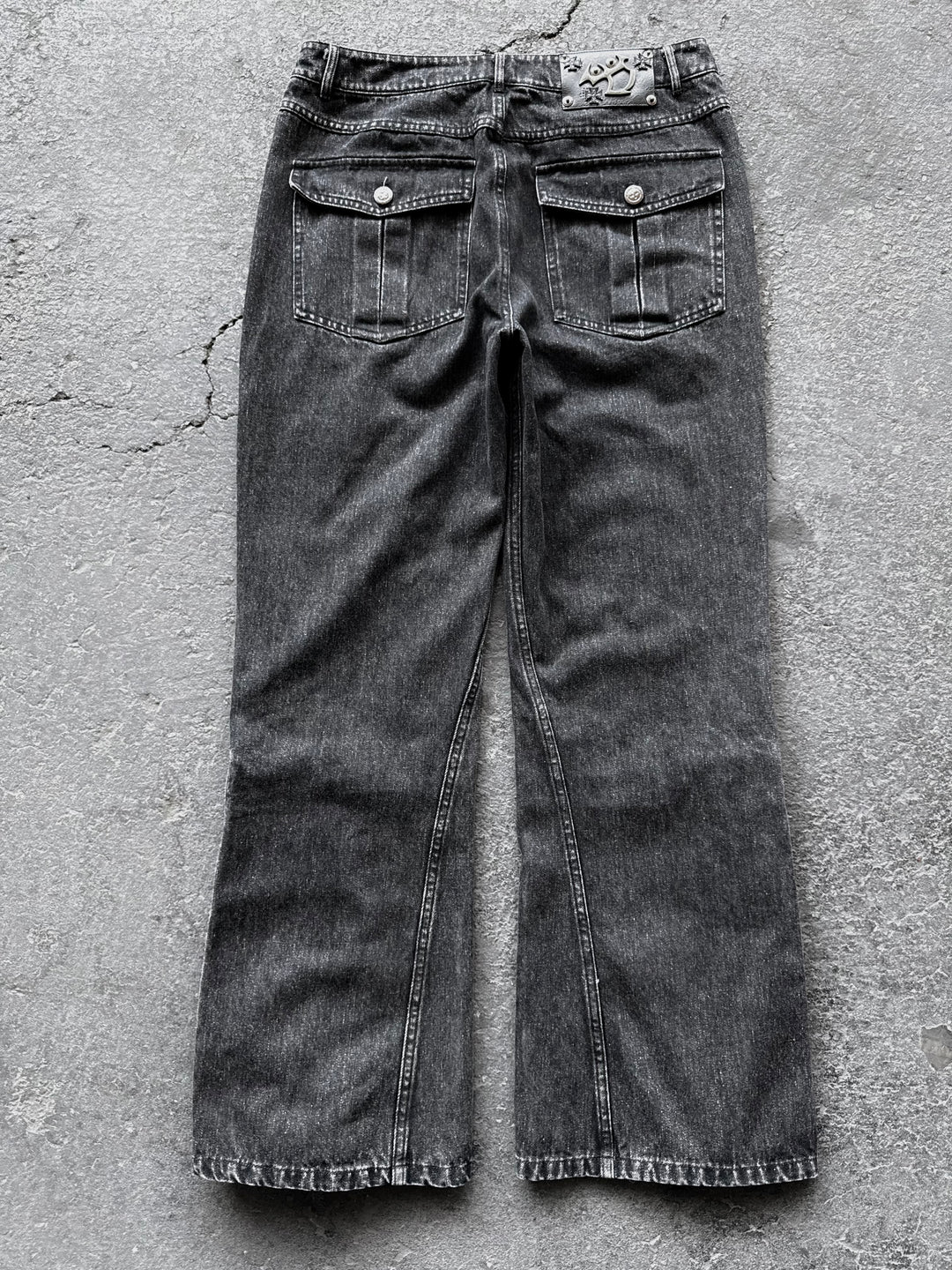 “Ichigo” Flared Jeans (Black)