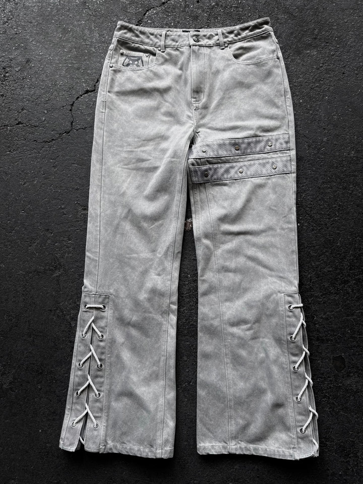 “Ichigo” Flared Jeans (White)