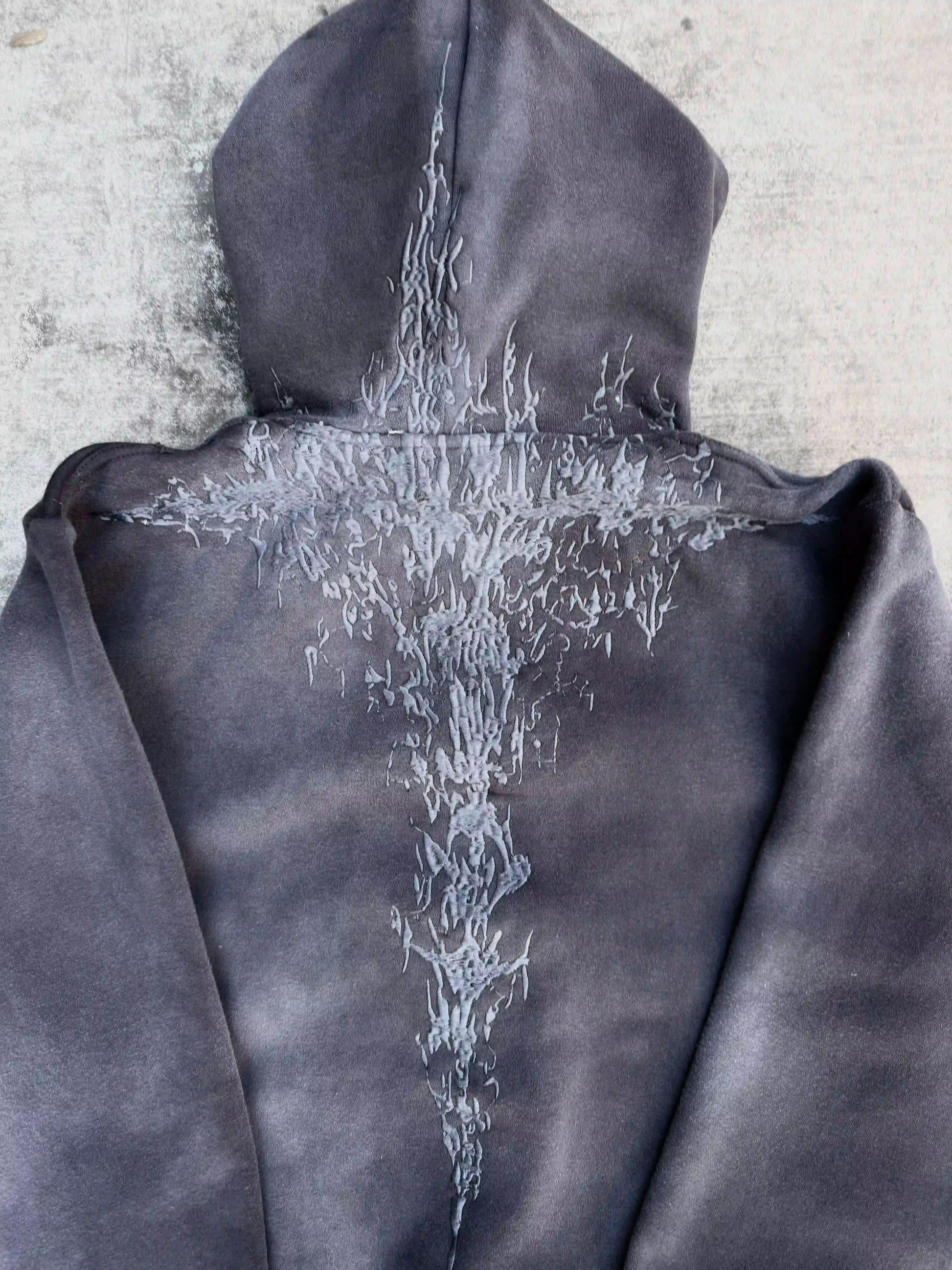 "Ghoul' Long-Sleeve (Grey)