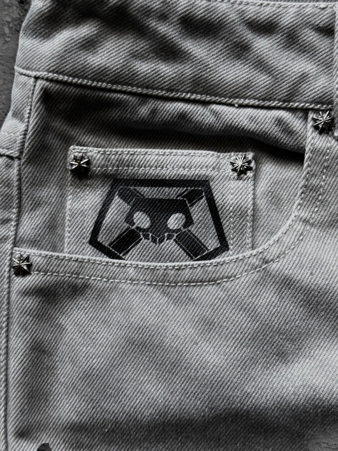 itchigo flared jeans white