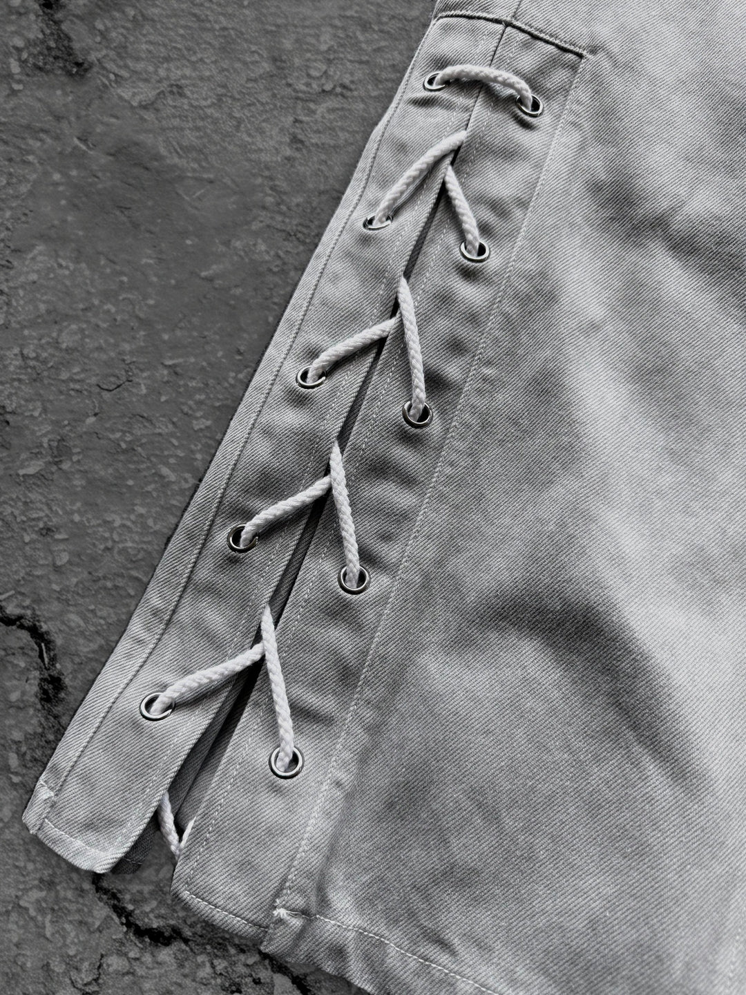 itchigo flared jeans white