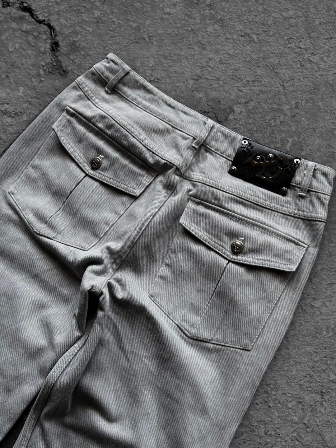 itchigo flared jeans white