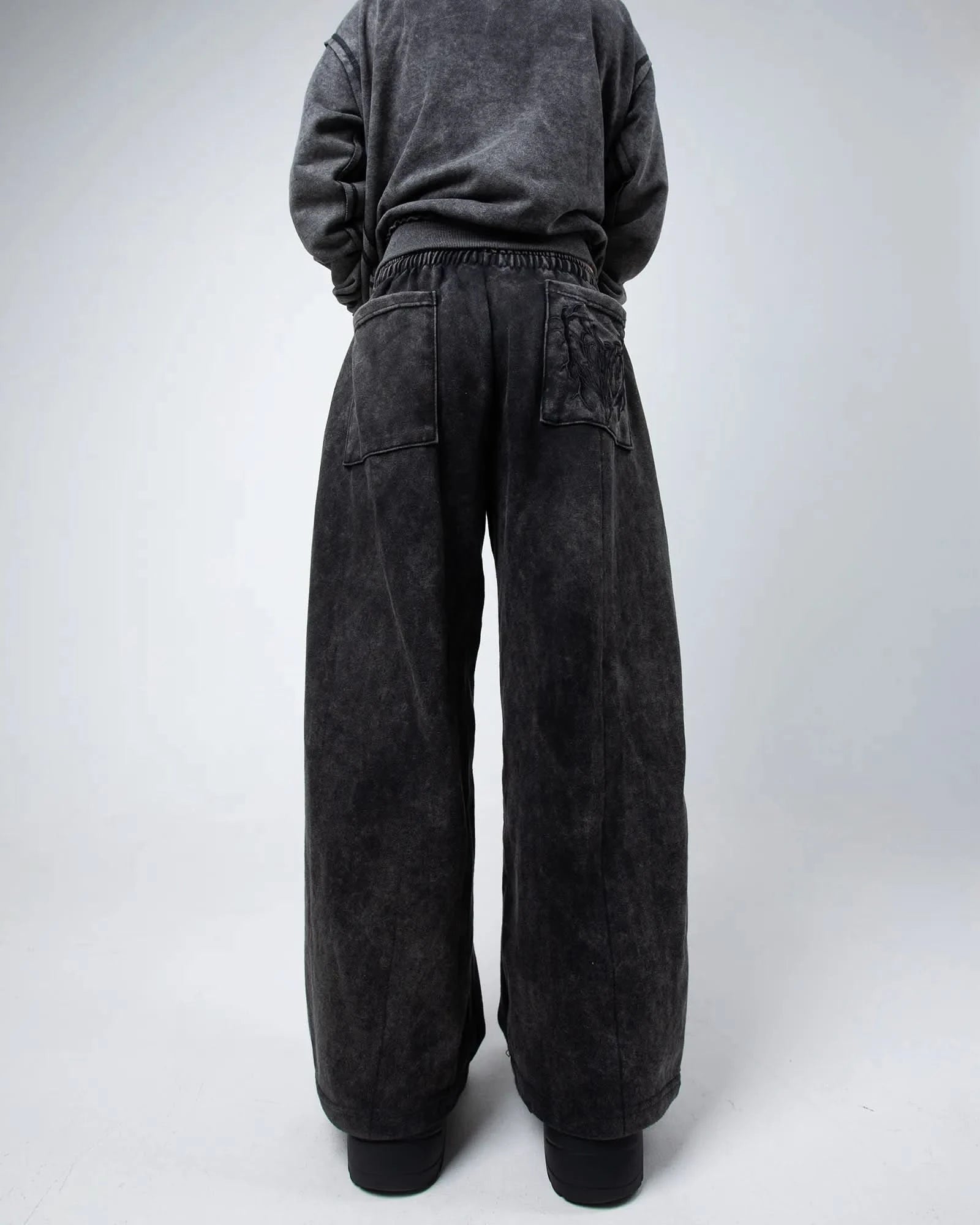 PHANTOM TROUPE ZIP+SWEATS