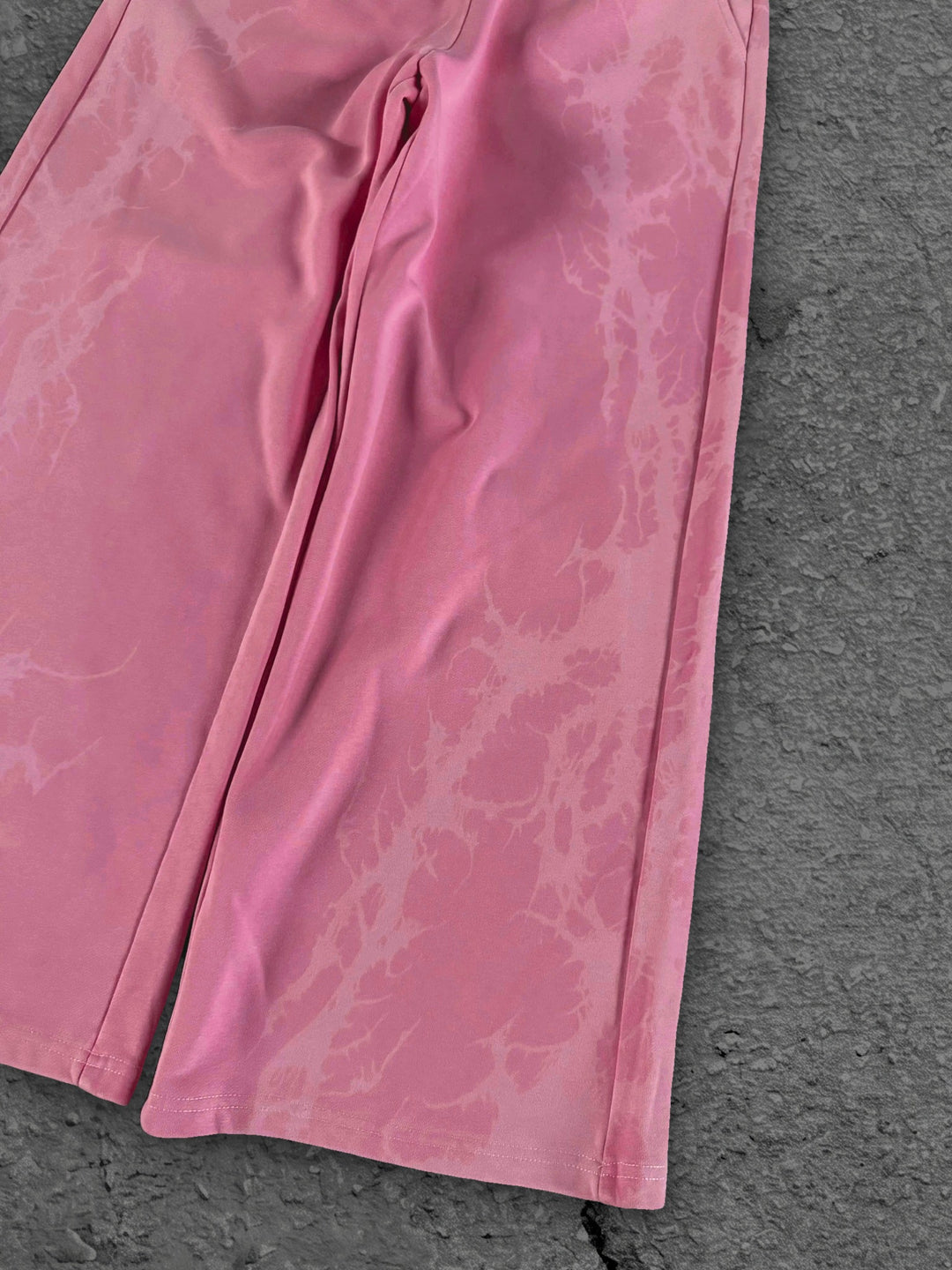 venom sweats pink
